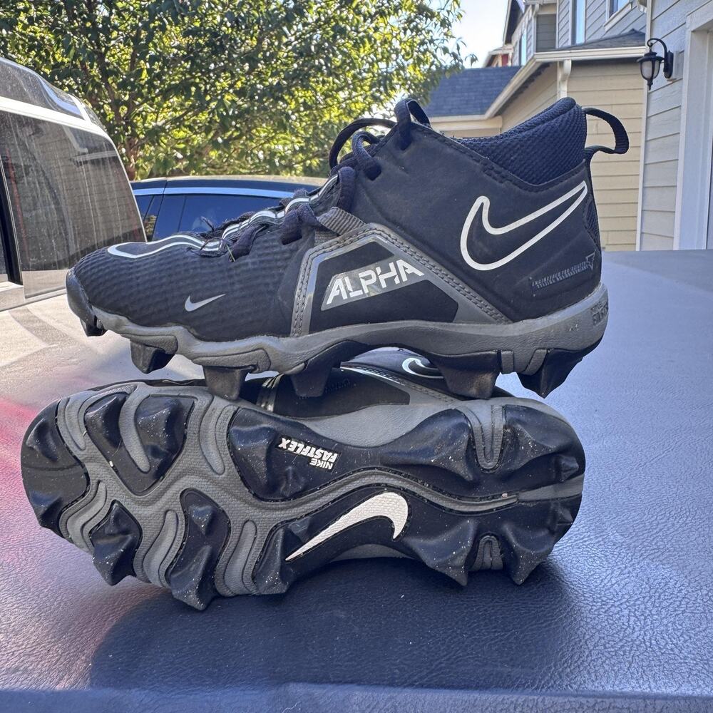 Nike Alpha Menace 3 Shark Football Cleats Shoes Youth 1Y CV0581-010 Black White
